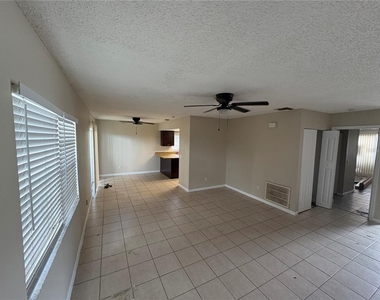 8331 Paddlewheel Street - Photo Thumbnail 3