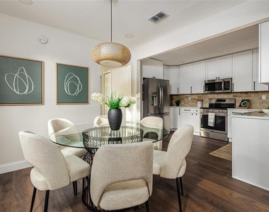 1008 E Norfolk Street - Photo Thumbnail 11