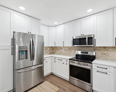 1008 E Norfolk Street - Photo Thumbnail 14