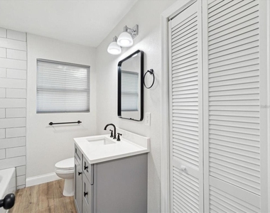 1008 E Norfolk Street - Photo Thumbnail 31