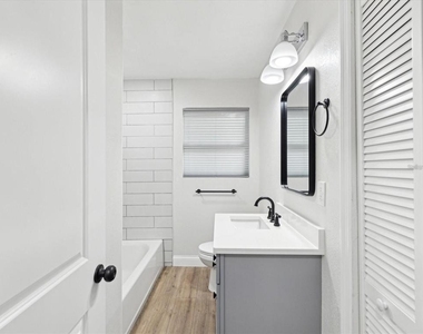 1008 E Norfolk Street - Photo Thumbnail 29