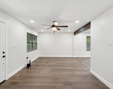 1008 E Norfolk Street - Photo Thumbnail 6