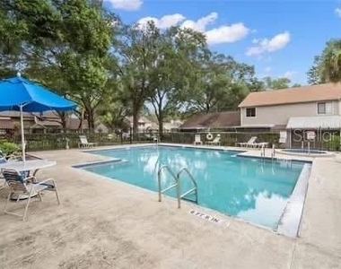 8608 Lake Isle Drive - Photo Thumbnail 11