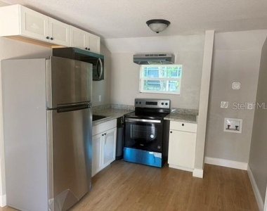 4605 N Hubert Avenue - Photo Thumbnail 4