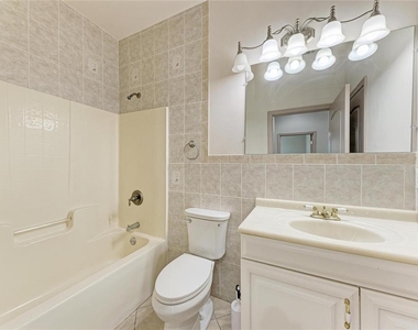 3190 Bay City Terrace - Photo Thumbnail 34