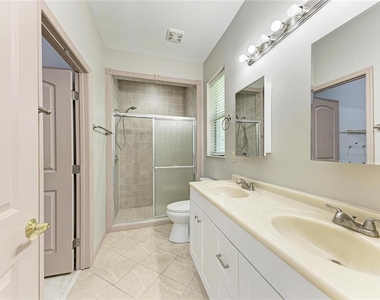 3190 Bay City Terrace - Photo Thumbnail 22