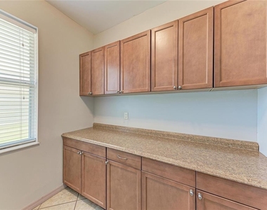 3190 Bay City Terrace - Photo Thumbnail 15
