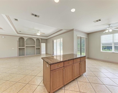 3190 Bay City Terrace - Photo Thumbnail 13