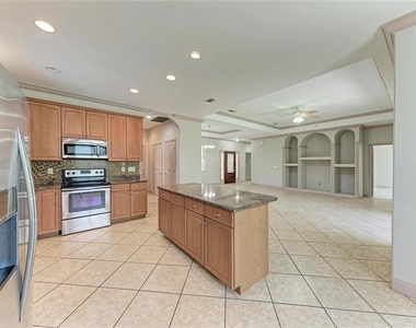 3190 Bay City Terrace - Photo Thumbnail 11