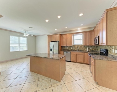 3190 Bay City Terrace - Photo Thumbnail 8
