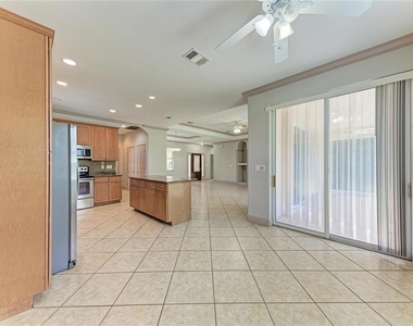 3190 Bay City Terrace - Photo Thumbnail 10