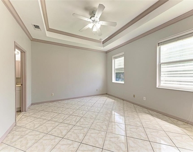 3190 Bay City Terrace - Photo Thumbnail 21