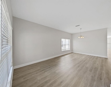 11908 Fern Blossom Drive - Photo Thumbnail 6
