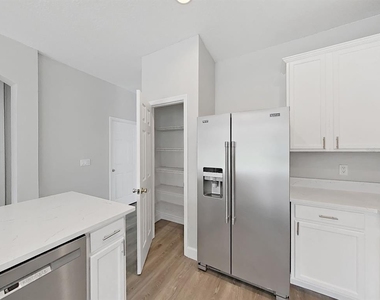 11908 Fern Blossom Drive - Photo Thumbnail 16