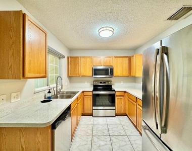 10823 Brickside Court - Photo Thumbnail 13