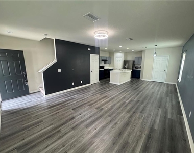 4806 Chatterton Way - Photo Thumbnail 12