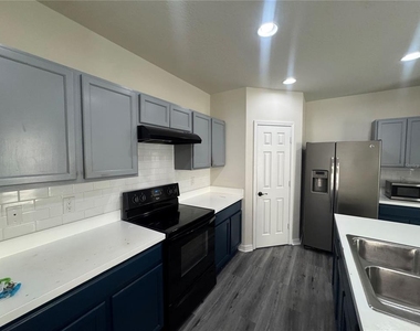 4806 Chatterton Way - Photo Thumbnail 4