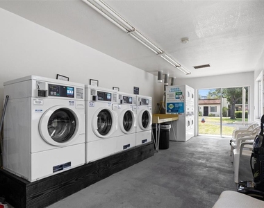 3137 Mission Grove Drive - Photo Thumbnail 34