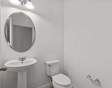 12124 Lake Boulevard - Photo Thumbnail 7