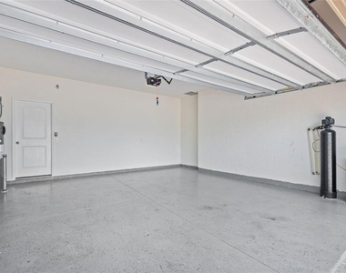 12124 Lake Boulevard - Photo Thumbnail 12