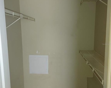 215 Lake Brook Circle - Photo Thumbnail 5