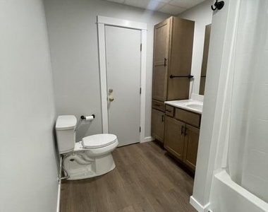 1245 Wyoming Avenue - Photo Thumbnail 13