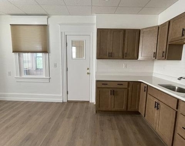 1245 Wyoming Avenue - Photo Thumbnail 5