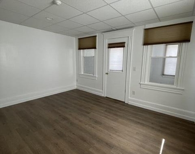 1245 Wyoming Avenue - Photo Thumbnail 3