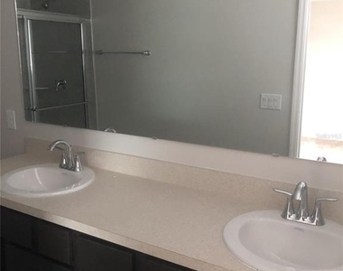 4776 Coral Castle Drive - Photo Thumbnail 12