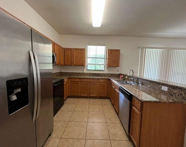 1712 Portofino Meadows Boulevard - Photo Thumbnail 2