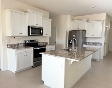 5450 Nw 46th Lane Road - Photo Thumbnail 6