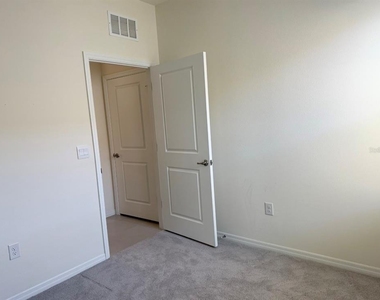 5450 Nw 46th Lane Road - Photo Thumbnail 8