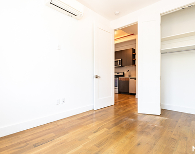 238 Pulaski St - Photo Thumbnail 12