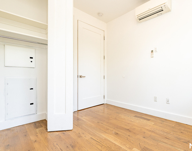 238 Pulaski St - Photo Thumbnail 17