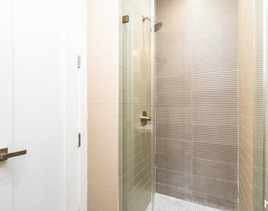 238 Pulaski St - Photo Thumbnail 9