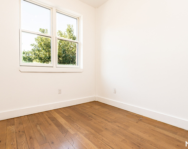 238 Pulaski St - Photo Thumbnail 15
