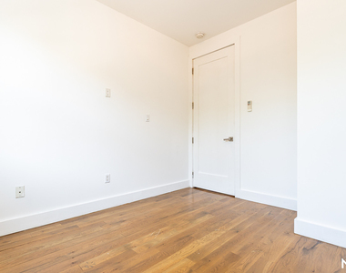 238 Pulaski St - Photo Thumbnail 14