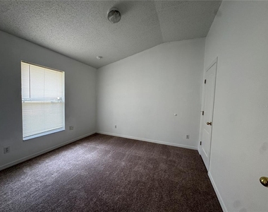 436 Danube Drive - Photo Thumbnail 6