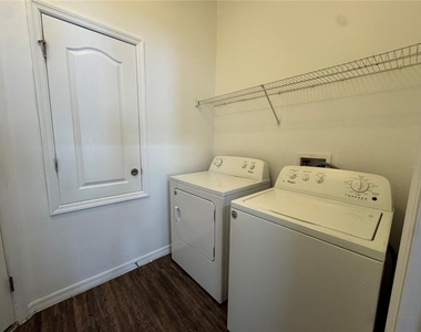 436 Danube Drive - Photo Thumbnail 18