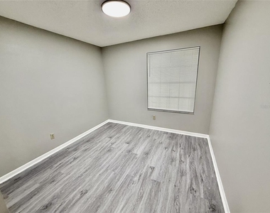 5490 Britan Drive - Photo Thumbnail 11