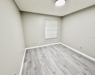 5490 Britan Drive - Photo Thumbnail 10