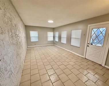 5490 Britan Drive - Photo Thumbnail 2