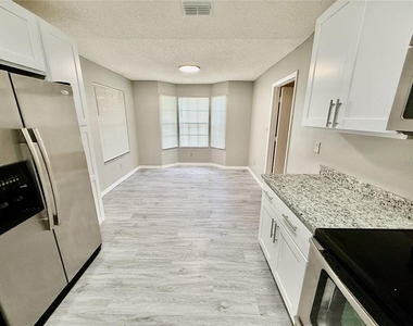 5490 Britan Drive - Photo Thumbnail 4