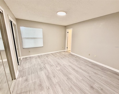 5490 Britan Drive - Photo Thumbnail 9