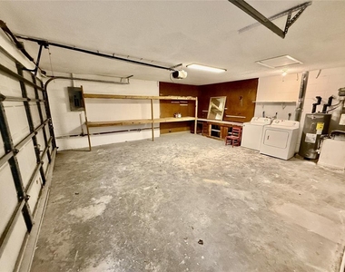 5490 Britan Drive - Photo Thumbnail 13