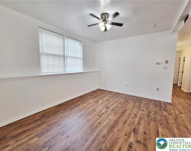 1166 Fullerton Avenue - Photo Thumbnail 3