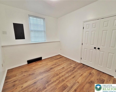 1166 Fullerton Avenue - Photo Thumbnail 11