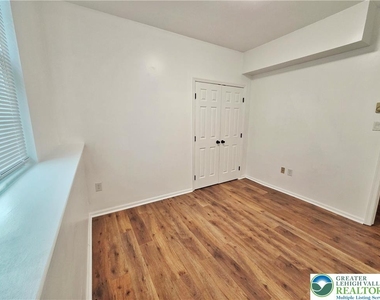 1166 Fullerton Avenue - Photo Thumbnail 12