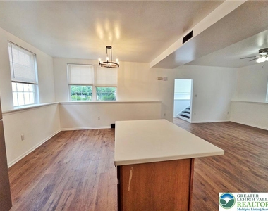 1166 Fullerton Avenue - Photo Thumbnail 9