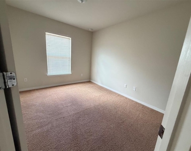 11956 Lorenza Lane - Photo Thumbnail 13